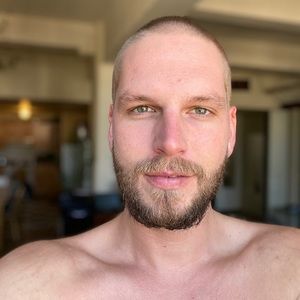 Meet your Posher, Cory